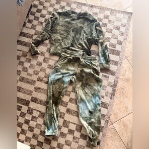 Old Navy Olive and Blue Tie-Dye Jogger Set